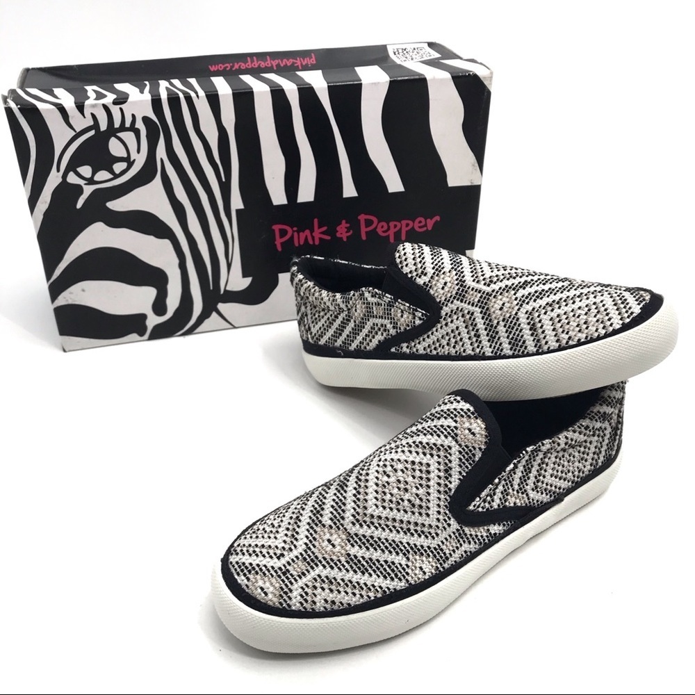 Pink & Pepper Women's Prosper Black White Woven Loafers Hey Dude style NWT Sz 7